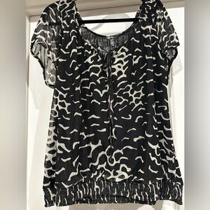 Nicole Miller Stylish Black and White Women's Top​